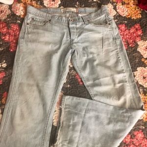 Levi’s low rise boot cut button fly